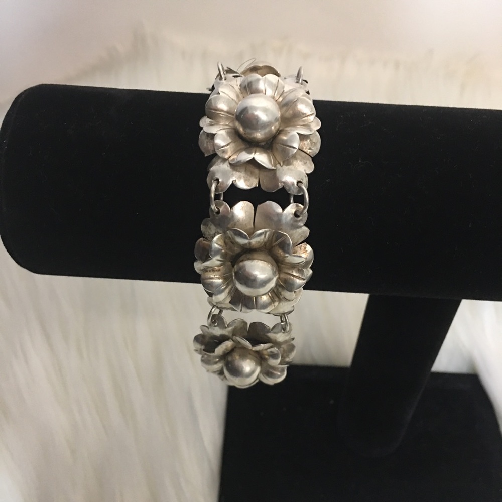 Silver Flower Link Bracelet Made/Mexico Bracelet - Picture 6 of 11
